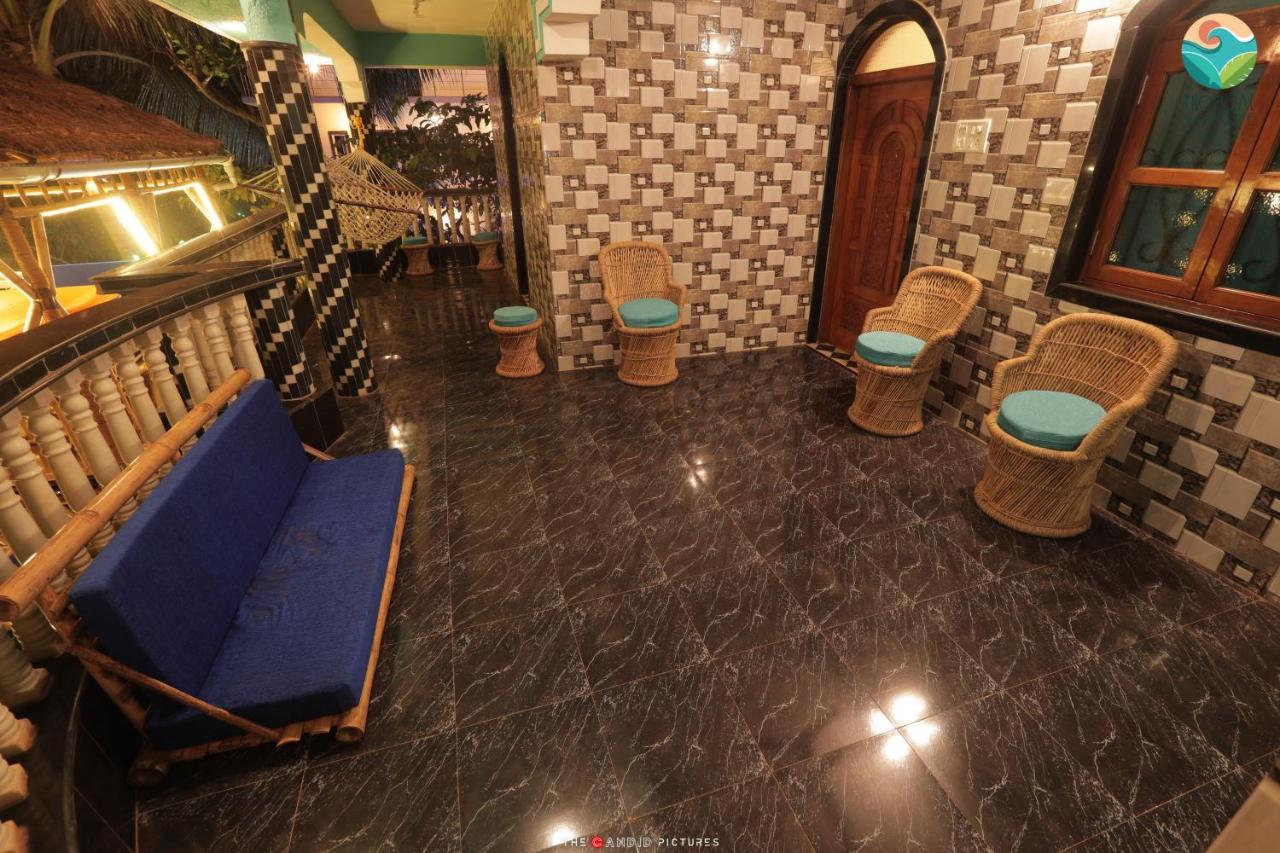 Tropical Wave Hostel Morjim Goa Exteriör bild